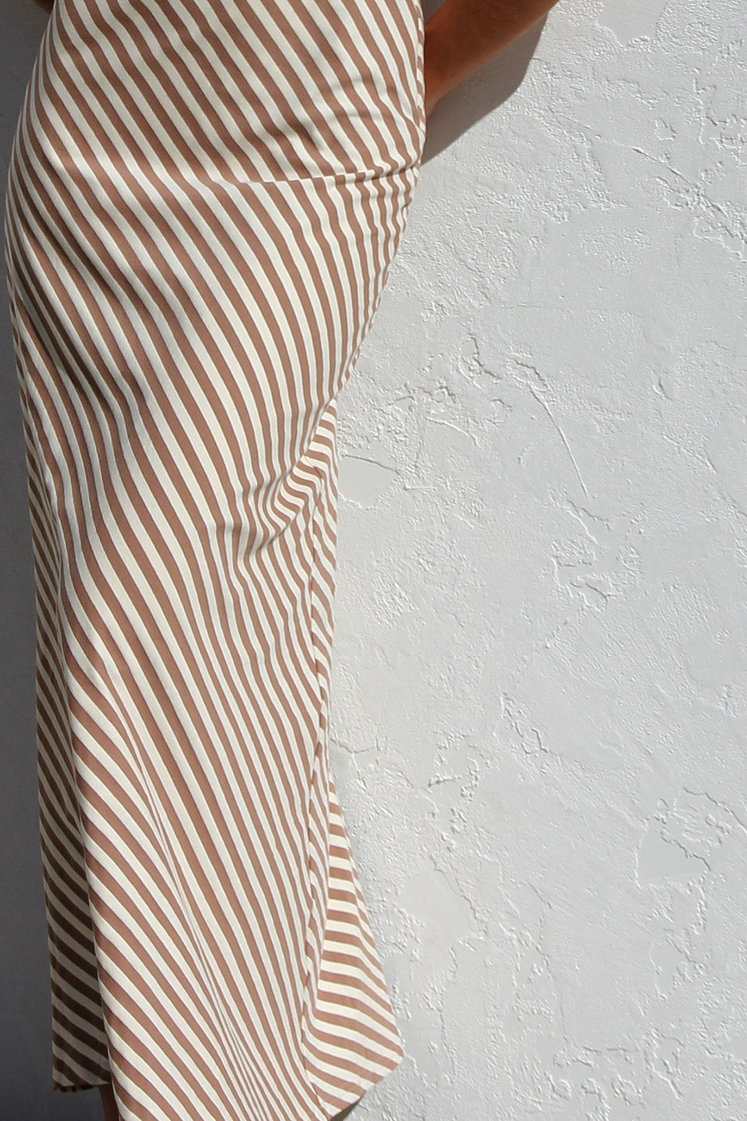 Rosalie – Gestreiftes Kleid mit eleganten Details