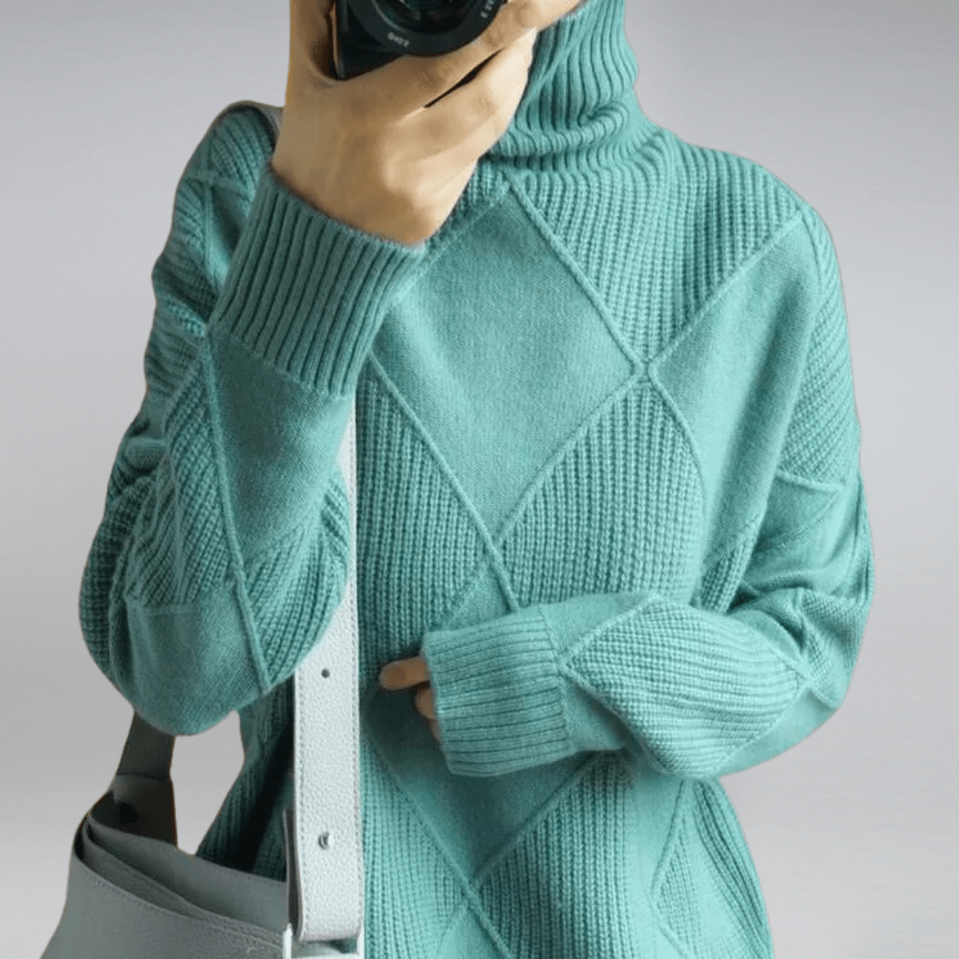 Carry – Elegant Turtleneck Sweater