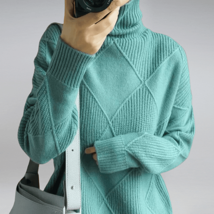Carry – Elegant Turtleneck Sweater