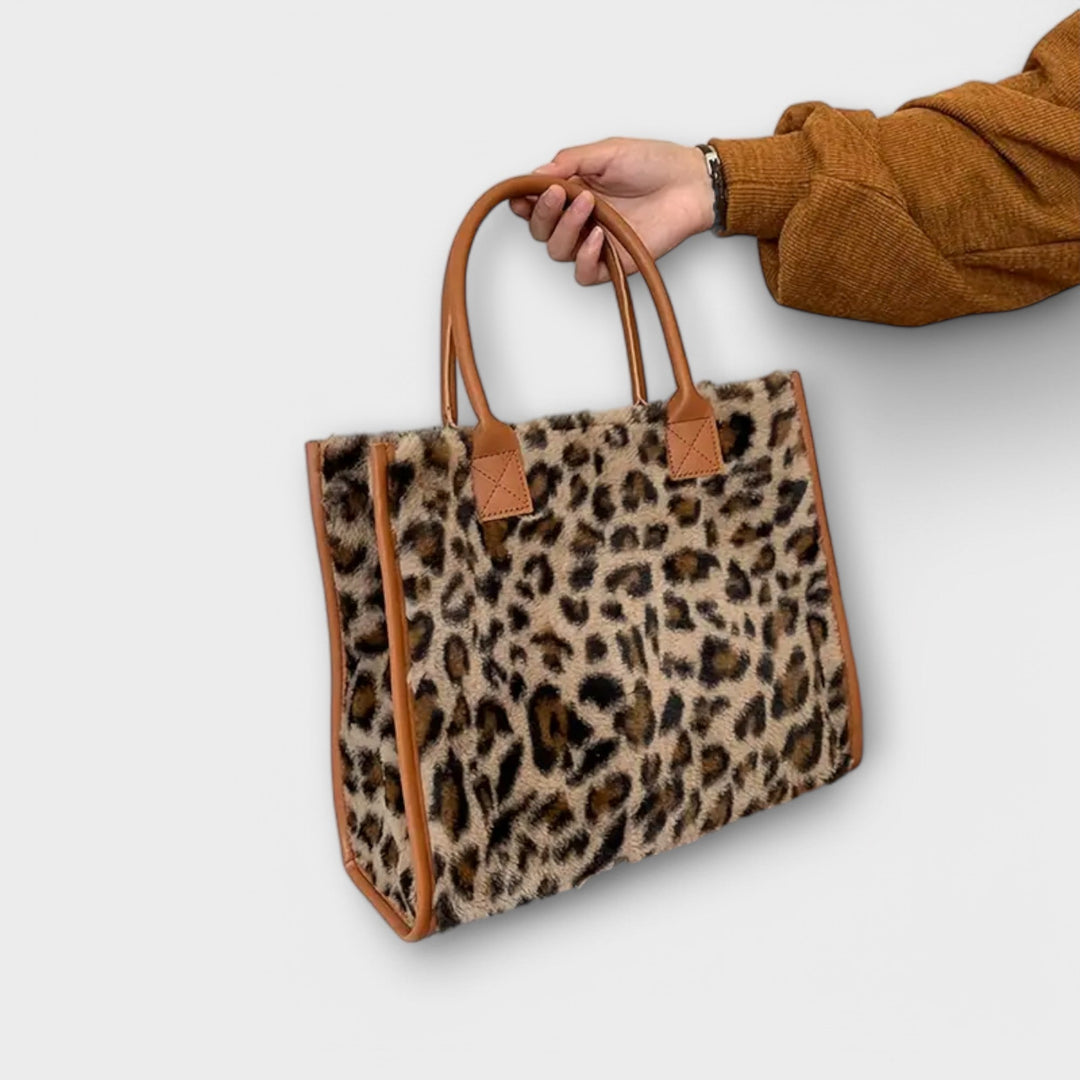 Holly – Schicke Plüschtasche mit Leopardenmuster 